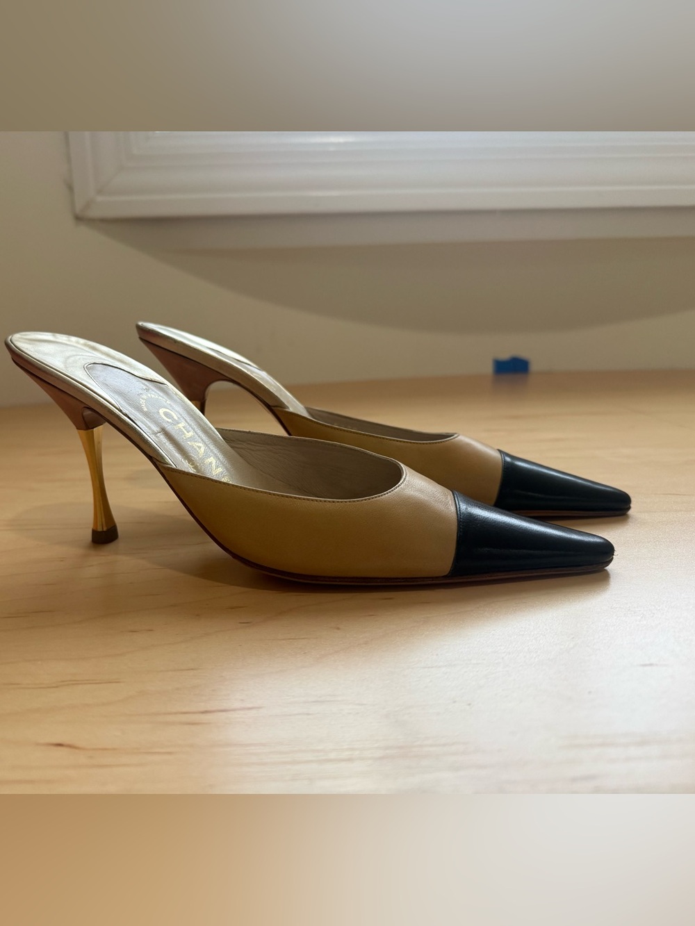 Vintage CHANEL Beige with Black Pointed Toe Mule Heels size 38.5 - Picture 7 of 12